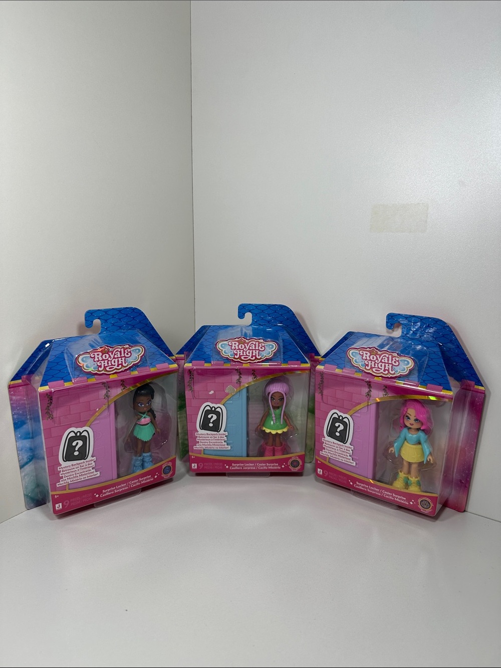 Royale High Surprise Locker 3 Dolls Mystery Backpack-Series 1 -Jazwares no code